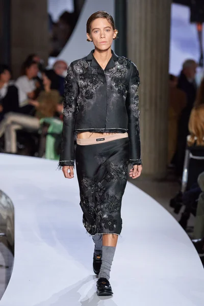 Look 50